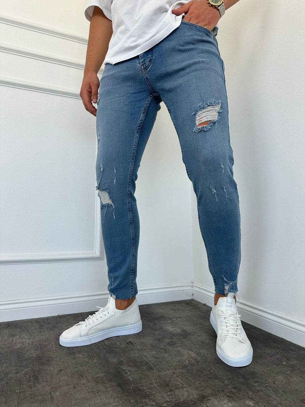 Açık Mavi Yıkamalı Yırtıklı Slimfit Jean