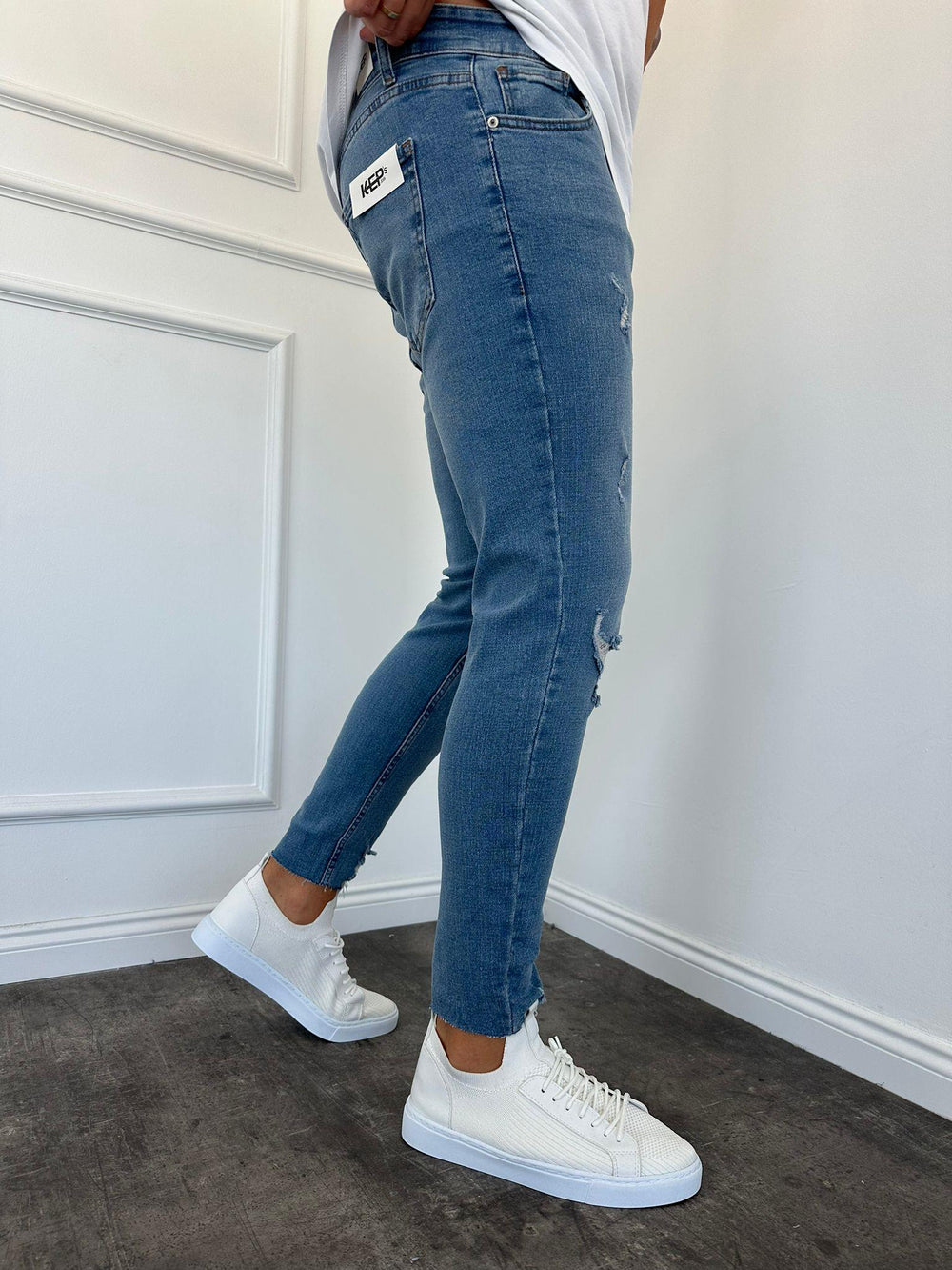 Açık Mavi Yıkamalı Yırtıklı Slimfit Jean