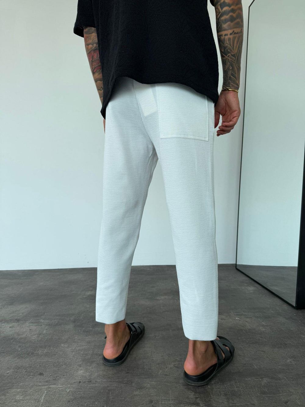 Beyaz Asimetrik Paça Boyfriend Pantolon