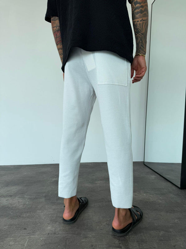 Beyaz Asimetrik Paça Boyfriend Pantolon