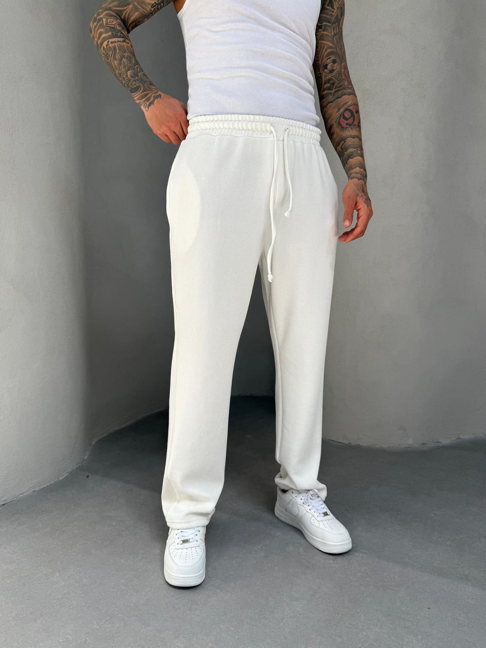 Beyaz İnce Fitilli Baggy Eşofman