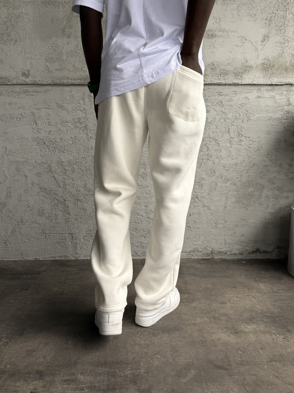 Beyaz Kurukafa Baskılı Eşofman