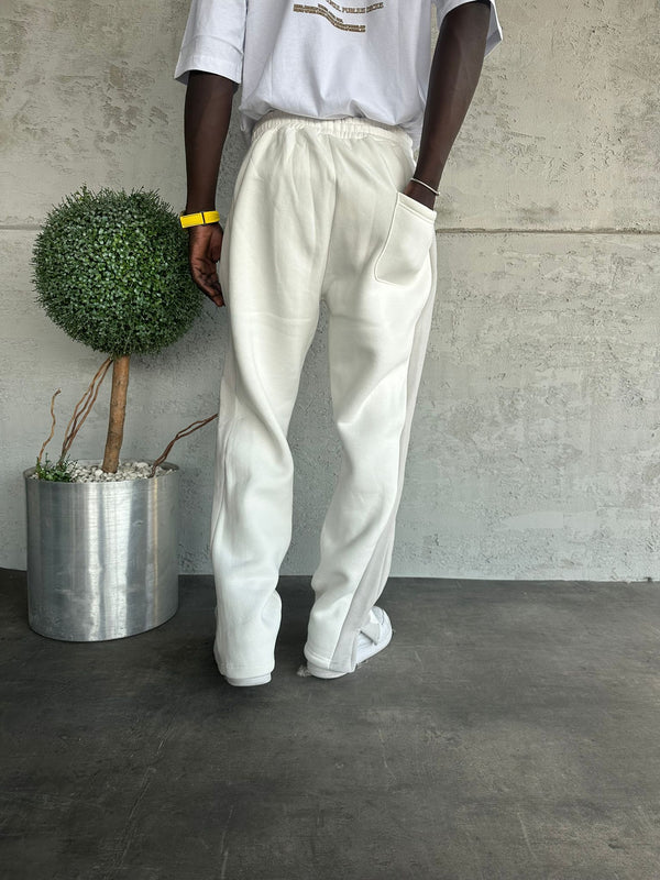 Beyaz Şerit Detaylı Kesik Paça Baggy Eşofman