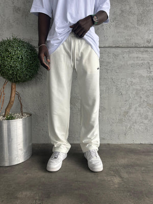 Beyaz Yazı Detaylı Baggy Eşofman
