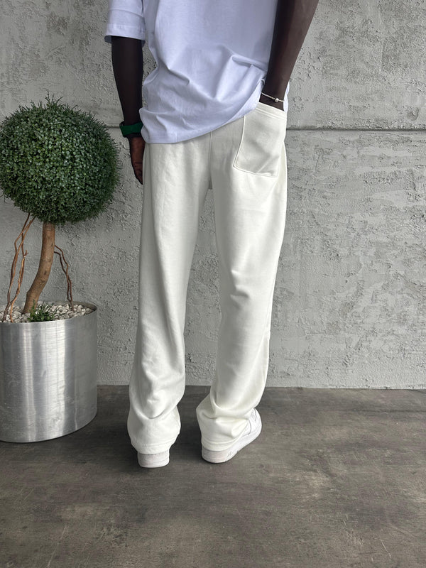 Beyaz Yazı Detaylı Baggy Eşofman