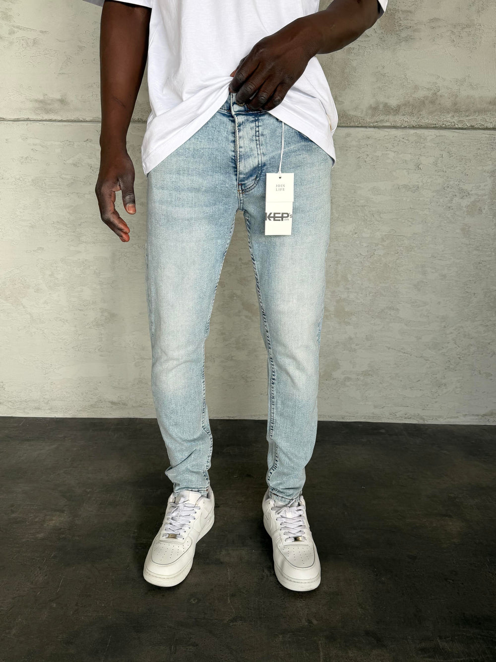 Buz Mavi Taşlamalı Slimfit Jean