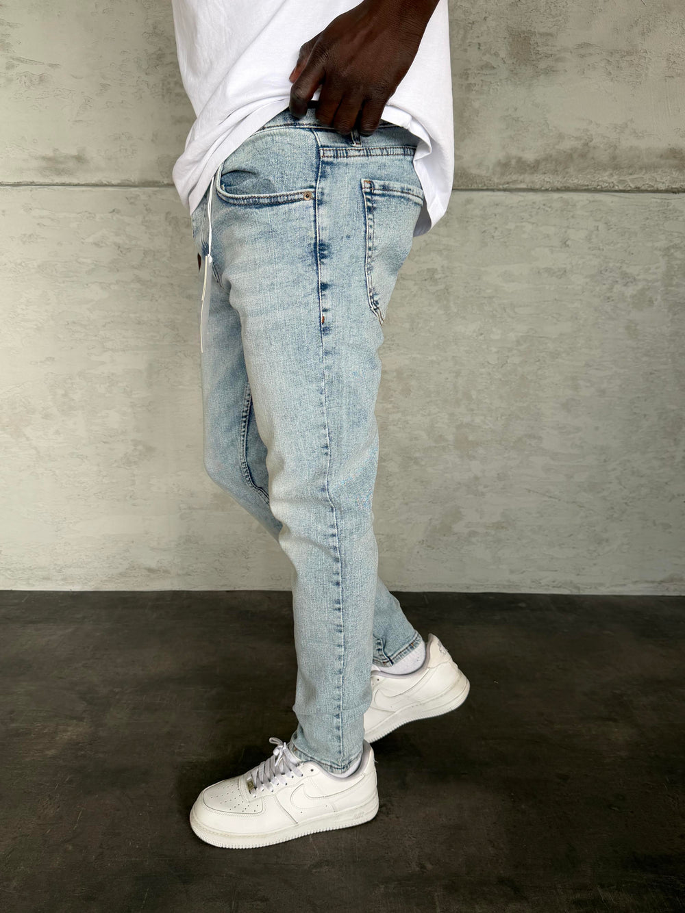 Buz Mavi Taşlamalı Slimfit Jean