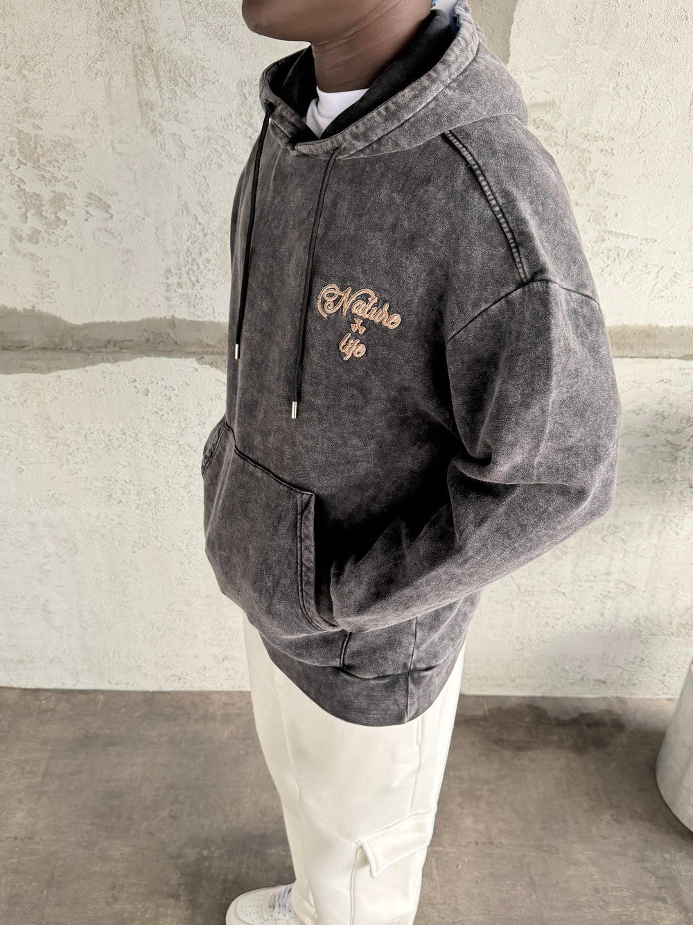 Füme Yıkamalı Kapüşonlü Nakış Detaylı Sweatshirt