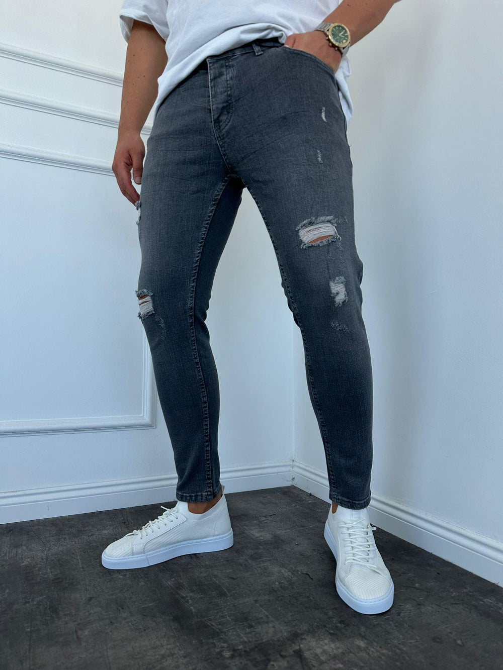 Gri Yırtık Detaylı Slimfit Jean