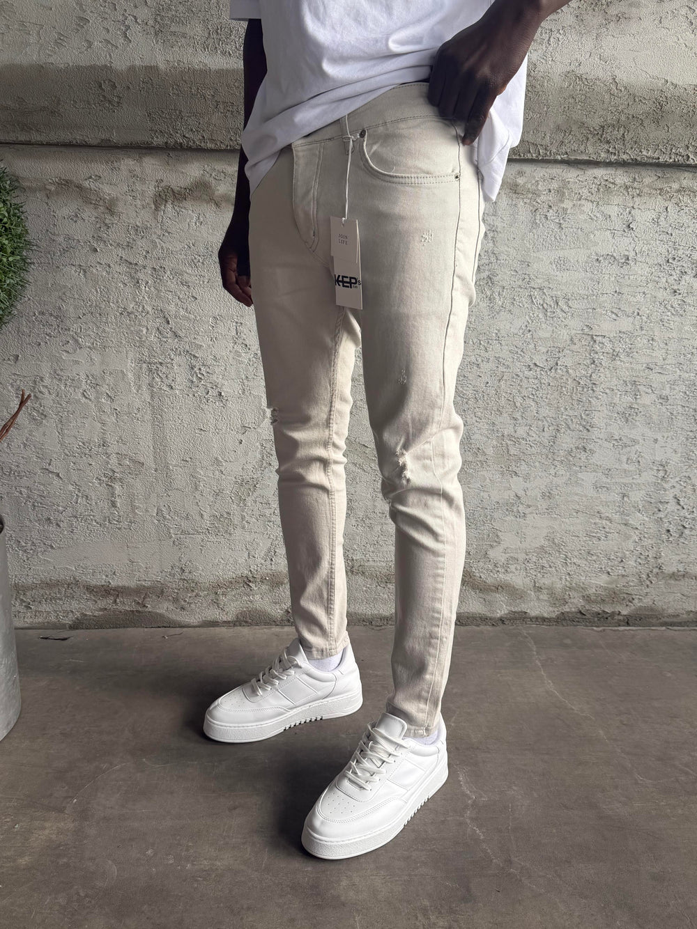 Gri Yırtık Detaylı Slimfit Jean