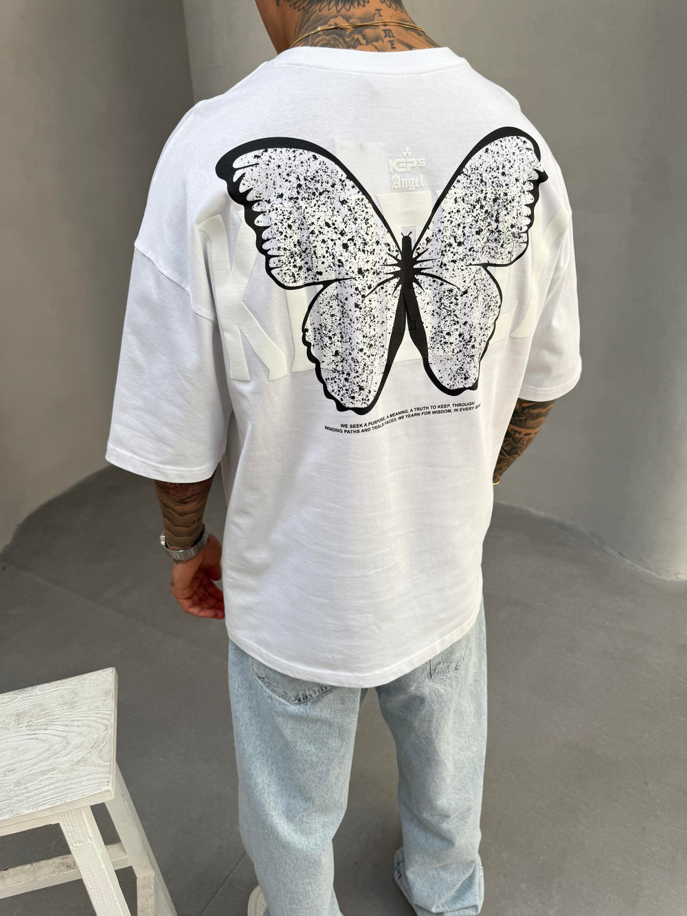 Kelebek Baskılı Beyaz Oversize T-Shirt