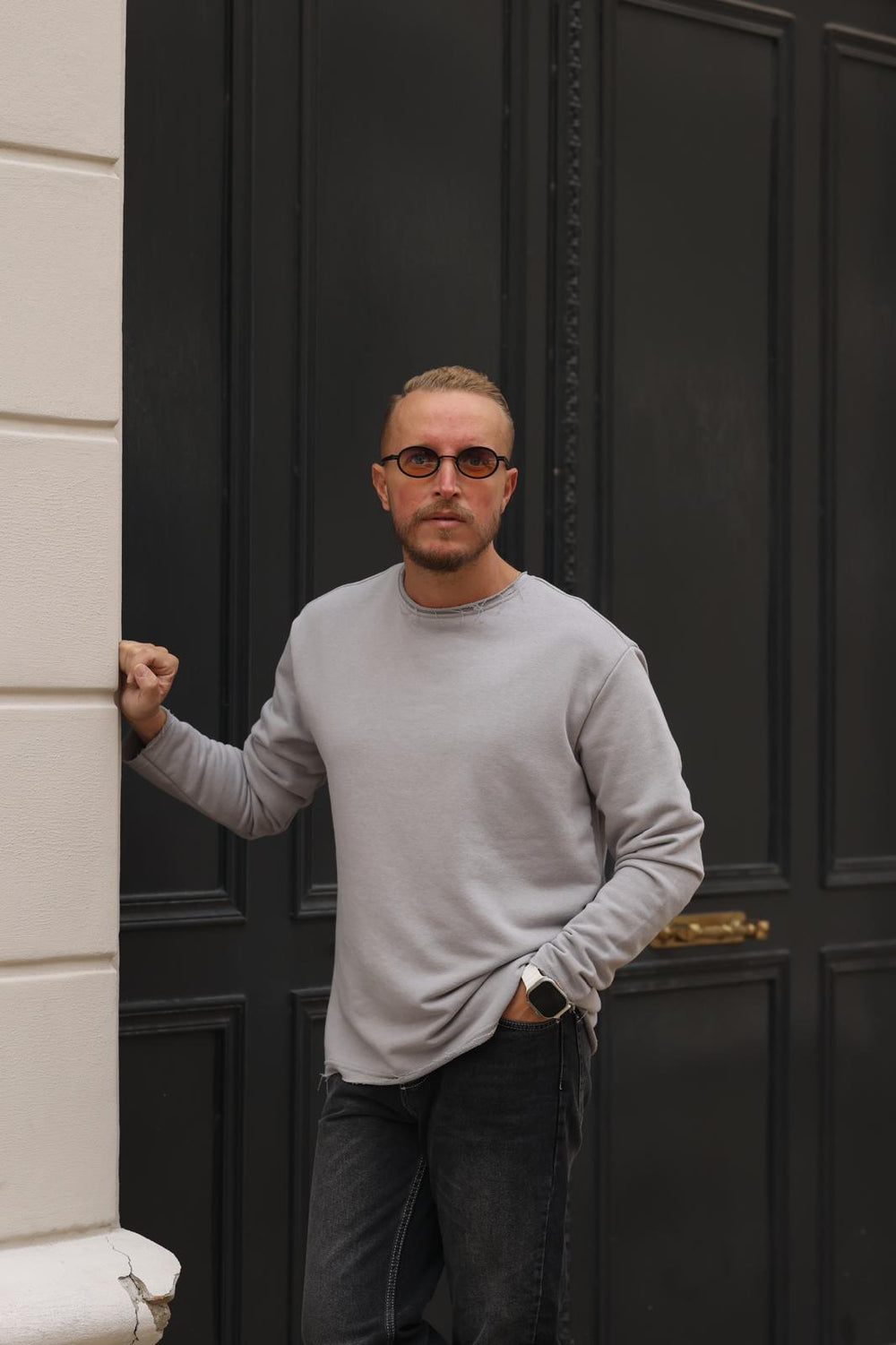 Koyu Gri Yaka Sweatshirt