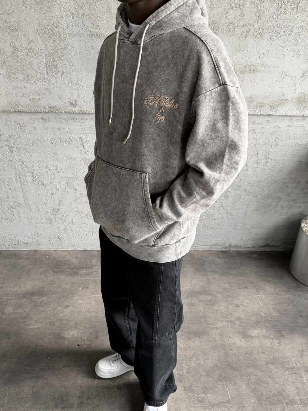 Koyu Gri Yıkamalı Kapüşonlü Nakış Detaylı Sweatshirt