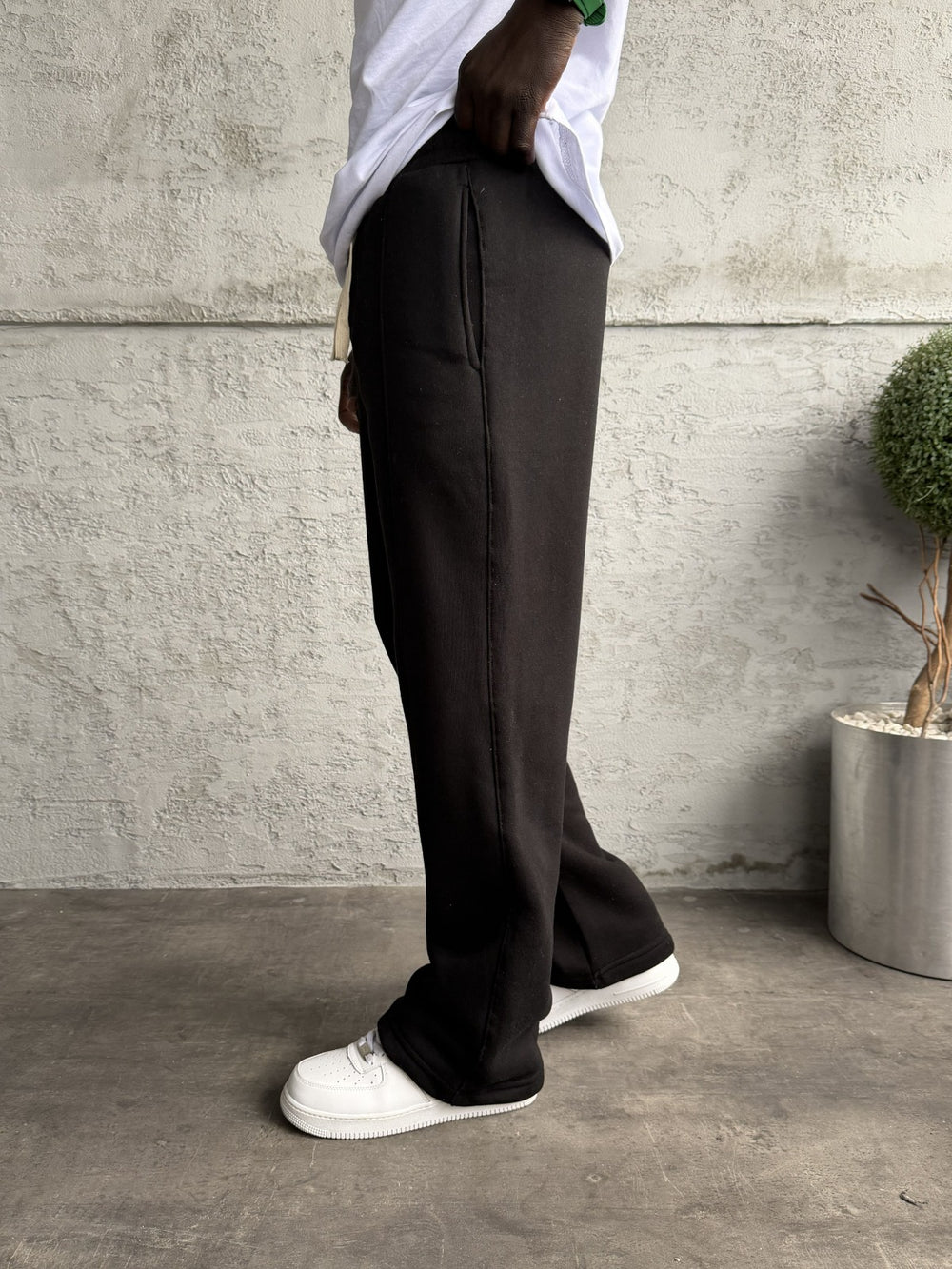 Siyah Dikiş Detaylı Baggy Eşofman