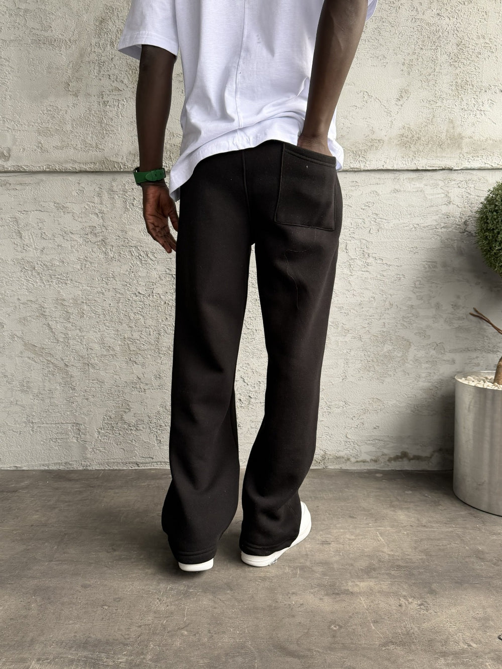 Siyah Dikiş Detaylı Baggy Eşofman