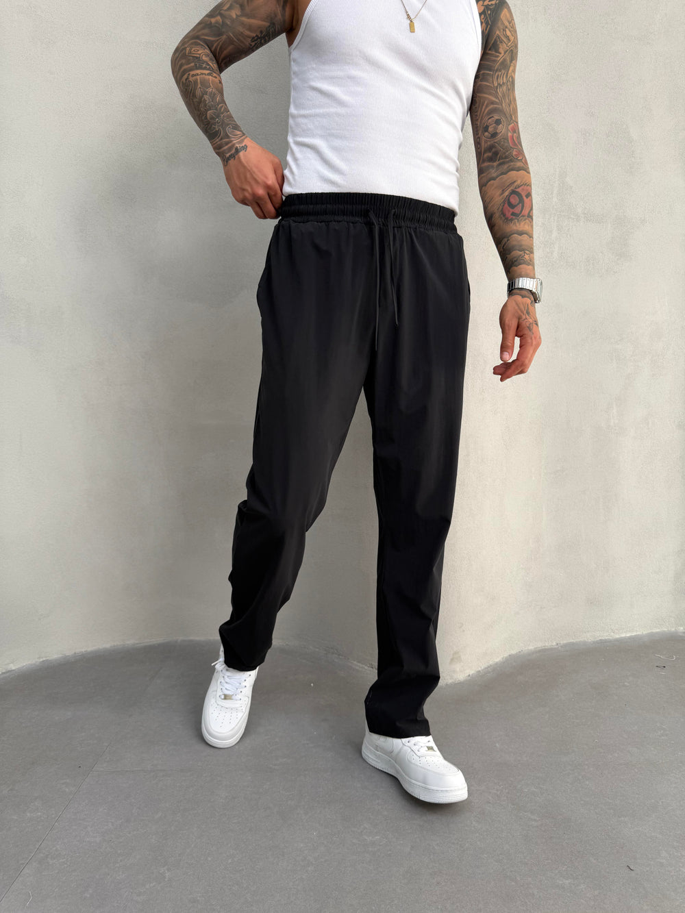 Siyah Paraşüt Kumaş Jogger