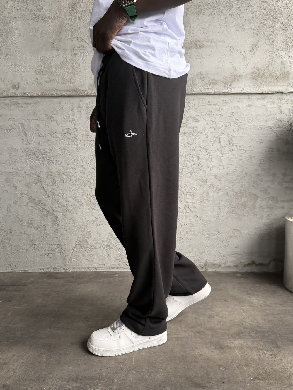 Siyah Yazı Detaylı Baggy Eşofman